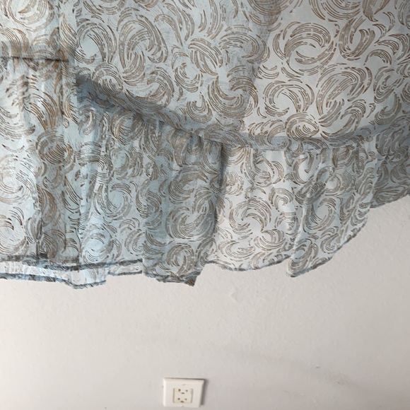 Valentino red size 40 (2/4) missing three buttons excellent condition - Picture 4 of 7